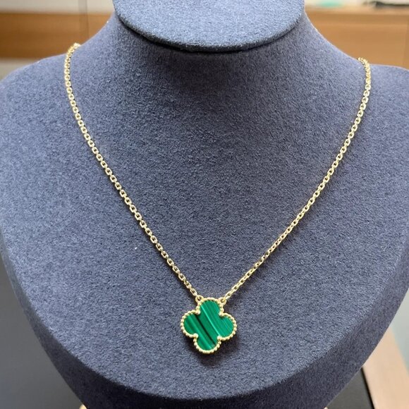 Van Cleef & Arpels Vintage Alhambra pendant 18K yellow gold. - Picture 1 of 7